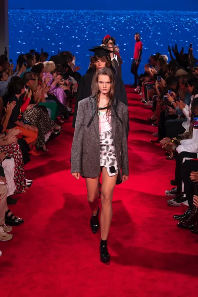 Look 63